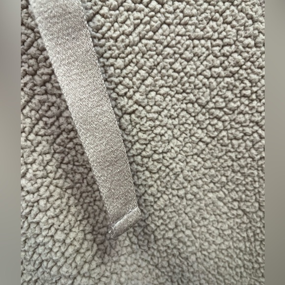 🚨CLEARANCE 0124-30 ABERCOMBIE & Fitch sherpa fleece hoodie XS - Picture 2 of 3